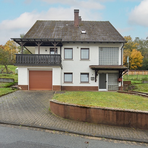 Panoramablick inklusive. Freistehendes Ein- Zweifamilienhaus mit großzügigem Grundstück optimhome Immobilien Deutschland • Kaufen & Verkaufen Panoramablick inklusive. Freistehendes Ein- Zweifamilienhaus mit großzügigem Grundstück optimhome Immobilien Deutschland • Kaufen & Verkaufen