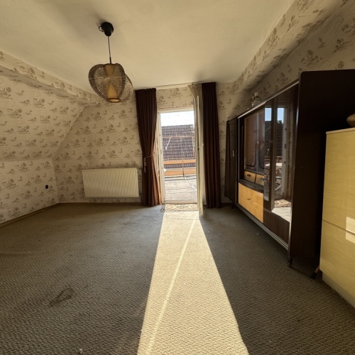 Geräumiges Wohnhaus in ruhiger Lage, mit Scheune, Garten und vielen Möglichkeiten zur Gestaltung optimhome Immobilien Deutschland • Kaufen & Verkaufen Geräumiges Wohnhaus in ruhiger Lage, mit Scheune, Garten und vielen Möglichkeiten zur Gestaltung optimhome Immobilien Deutschland • Kaufen & Verkaufen