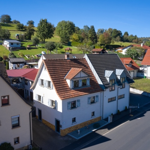 Einziehen und Wohlfühlen – Einfamilienhaus mit Garten, großer Terrasse - Platz für die ganze Familie optimhome Immobilien Deutschland • Kaufen & Verkaufen Einziehen und Wohlfühlen – Einfamilienhaus mit Garten, großer Terrasse - Platz für die ganze Familie optimhome Immobilien Deutschland • Kaufen & Verkaufen