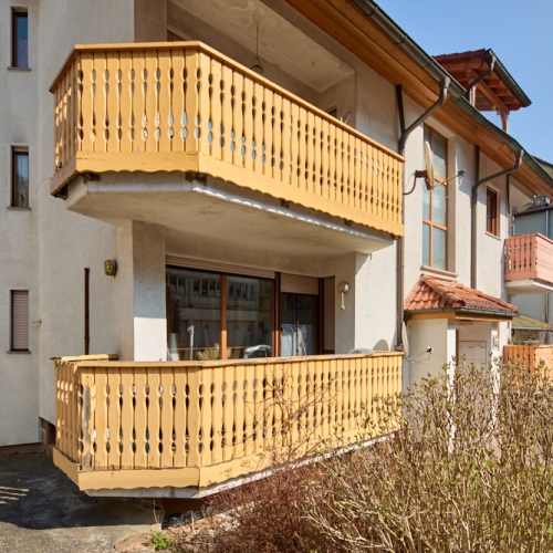 2-Zimmer-Wohnung mit 2 Balkonen und Vorgarten (SNR) – ideal zur Eigennutzung oder Vermietung optimhome Immobilien Deutschland • Kaufen & Verkaufen 2-Zimmer-Wohnung mit 2 Balkonen und Vorgarten (SNR) – ideal zur Eigennutzung oder Vermietung optimhome Immobilien Deutschland • Kaufen & Verkaufen