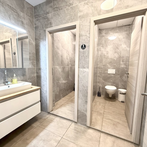 Hochwertige Restaurantfläche nahe Skyline Plaza inkl. Möglichkeit zum Straßenverkauf! optimhome Immobilien Deutschland • Kaufen & Verkaufen Hochwertige Restaurantfläche nahe Skyline Plaza inkl. Möglichkeit zum Straßenverkauf! optimhome Immobilien Deutschland • Kaufen & Verkaufen