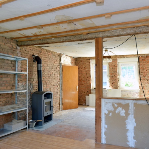 Attraktives Ausbauhaus! Ein- bis Zweifamilienhaus mit Nebengebäude und Garten für Ihr Traumprojekt! optimhome Immobilien Deutschland • Kaufen & Verkaufen Attraktives Ausbauhaus! Ein- bis Zweifamilienhaus mit Nebengebäude und Garten für Ihr Traumprojekt! optimhome Immobilien Deutschland • Kaufen & Verkaufen
