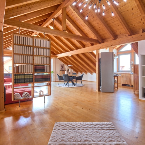 Wohnen mit Charme! Großzügige Dachgeschosswohnung mit Wintergarten und Balkon optimhome Immobilien Deutschland • Kaufen & Verkaufen