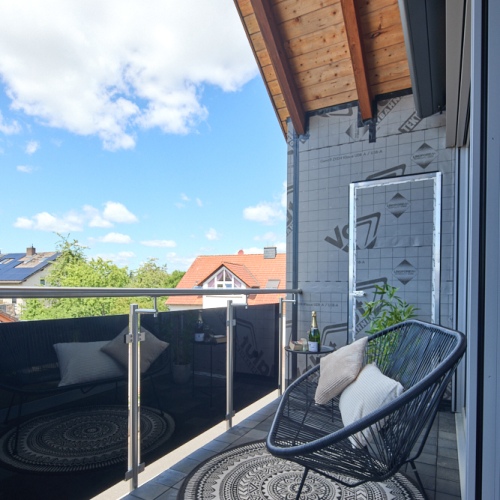 Wohnen mit Charme! Großzügige Dachgeschosswohnung mit Wintergarten und Balkon optimhome Immobilien Deutschland • Kaufen & Verkaufen
