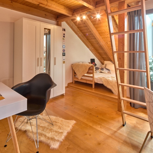 Wohnen mit Charme! Großzügige Dachgeschosswohnung mit Wintergarten und Balkon optimhome Immobilien Deutschland • Kaufen & Verkaufen