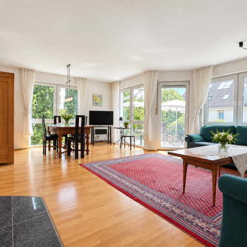Sofort bezugsfrei! 3-Zimmer-Wohnung mit Kamin und Doppelgarage in Bergen Enkheim! optimhome Immobilien Deutschland • Kaufen & Verkaufen