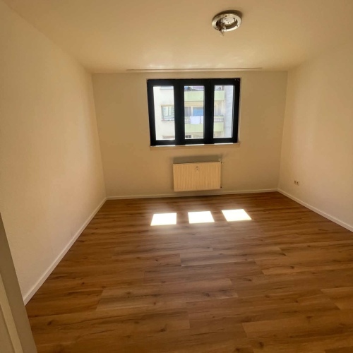 Renovierte 3-Zimmer-Wohnung in zentraler Offenbacher Lage optimhome Immobilien Deutschland • Kaufen & Verkaufen Renovierte 3-Zimmer-Wohnung in zentraler Offenbacher Lage optimhome Immobilien Deutschland • Kaufen & Verkaufen
