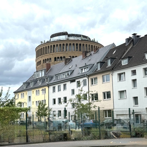 Exklusive Dachgeschosswohnung - zentral und dennoch ruhig! optimhome Immobilien Deutschland • Kaufen & Verkaufen