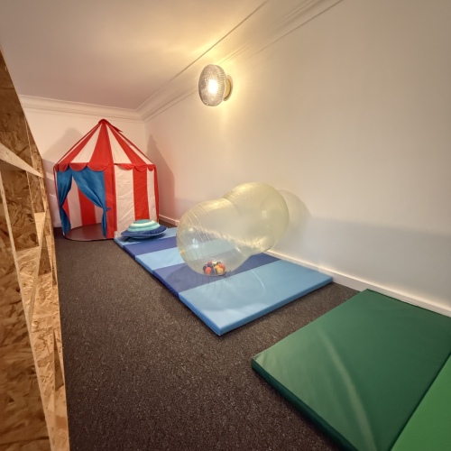 Historischer Altbau trifft modernes Wohnen – Drei Zimmer mit Mezzaningeschossen optimhome Immobilien Deutschland • Kaufen & Verkaufen