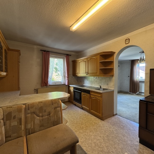 Geräumiges Wohnhaus in ruhiger Lage, mit Scheune, Garten und vielen Möglichkeiten zur Gestaltung optimhome Immobilien Deutschland • Kaufen & Verkaufen Geräumiges Wohnhaus in ruhiger Lage, mit Scheune, Garten und vielen Möglichkeiten zur Gestaltung optimhome Immobilien Deutschland • Kaufen & Verkaufen