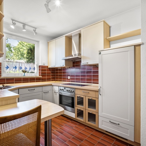 Ebenerdiger Wohnkomfort in ruhiger Lage – Stilvoller Bungalow mit Garten optimhome Immobilien Deutschland • Kaufen & Verkaufen Ebenerdiger Wohnkomfort in ruhiger Lage – Stilvoller Bungalow mit Garten optimhome Immobilien Deutschland • Kaufen & Verkaufen