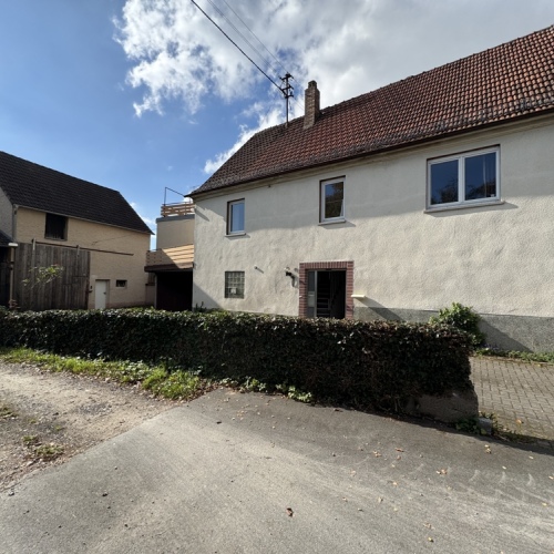 Geräumiges Wohnhaus in ruhiger Lage, mit Scheune, Garten und vielen Möglichkeiten zur Gestaltung optimhome Immobilien Deutschland • Kaufen & Verkaufen Geräumiges Wohnhaus in ruhiger Lage, mit Scheune, Garten und vielen Möglichkeiten zur Gestaltung optimhome Immobilien Deutschland • Kaufen & Verkaufen