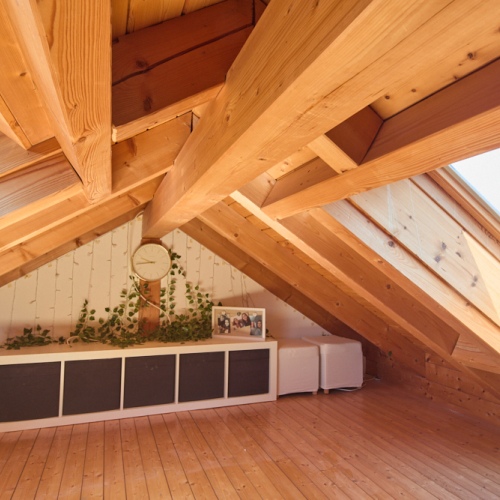 Wohnen mit Charme! Großzügige Dachgeschosswohnung mit Wintergarten und Balkon optimhome Immobilien Deutschland • Kaufen & Verkaufen