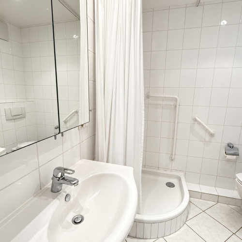 Sofort bezugsfrei! 3-Zimmer-Wohnung mit Kamin und Doppelgarage in Bergen Enkheim! optimhome Immobilien Deutschland • Kaufen & Verkaufen