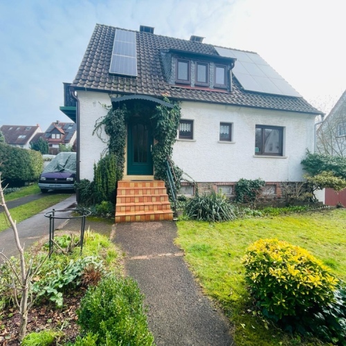*** V E R K A U F T *** Freistehendes Einfamilienhaus in ruhiger Wohnlage mit großzügigem Garten! optimhome Immobilien Deutschland • Kaufen & Verkaufen