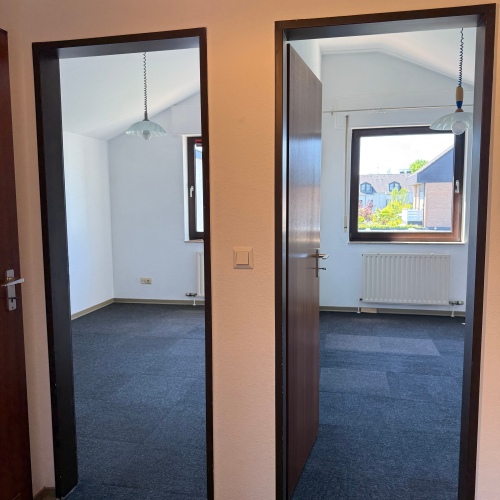 Hübsches Reihenendhaus mit tollem Garten und Garage optimhome Immobilien Deutschland • Kaufen & Verkaufen Hübsches Reihenendhaus mit tollem Garten und Garage optimhome Immobilien Deutschland • Kaufen & Verkaufen