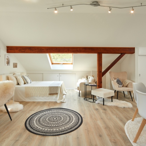 Charmante, helle 1-Zimmer-Dachgeschosswohnung mit Dachloggia und Klimaanlage optimhome Immobilien Deutschland • Kaufen & Verkaufen