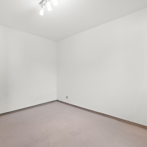 Ebenerdiger Wohnkomfort in ruhiger Lage – Stilvoller Bungalow mit Garten optimhome Immobilien Deutschland • Kaufen & Verkaufen Ebenerdiger Wohnkomfort in ruhiger Lage – Stilvoller Bungalow mit Garten optimhome Immobilien Deutschland • Kaufen & Verkaufen