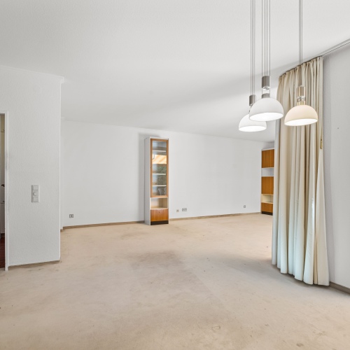 Ebenerdiger Wohnkomfort in ruhiger Lage – Stilvoller Bungalow mit Garten optimhome Immobilien Deutschland • Kaufen & Verkaufen Ebenerdiger Wohnkomfort in ruhiger Lage – Stilvoller Bungalow mit Garten optimhome Immobilien Deutschland • Kaufen & Verkaufen