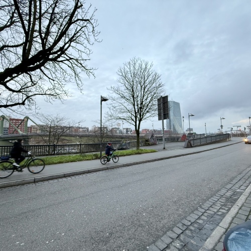 Attraktive Gewerbefläche für Social-Media- Event- und Freizeitkonzepte am Mainufer! optimhome Immobilien Deutschland • Kaufen & Verkaufen