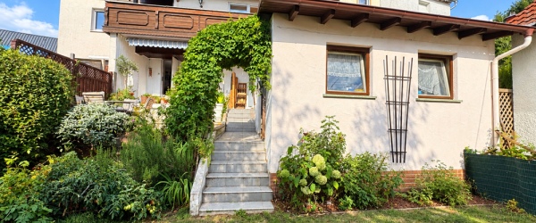 Selbst nutzen oder vermieten! Viel Platz für Familie & Zukunft – Garten, Terrassen und Weitblick in Rothenbuch | optimhome Immobilien Deutschland • Kaufen & Verkaufen Bild Selbst nutzen oder vermieten! Viel Platz für Familie & Zukunft – Garten, Terrassen und Weitblick in Rothenbuch