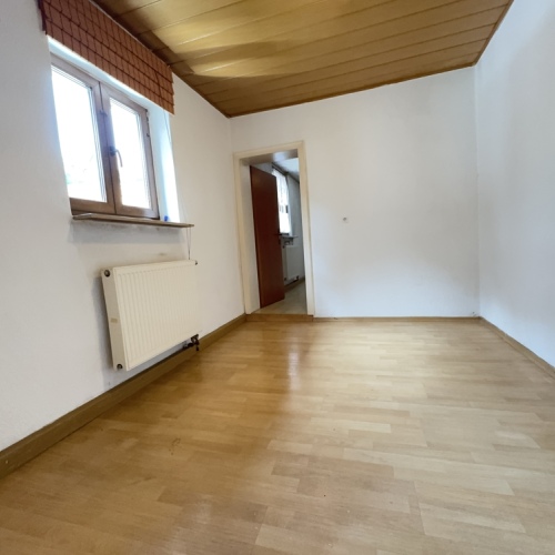 Viel Potenzial zur Gestaltung - großzügiges Wohnhaus mit Nebengebäude optimhome Immobilien Deutschland • Kaufen & Verkaufen