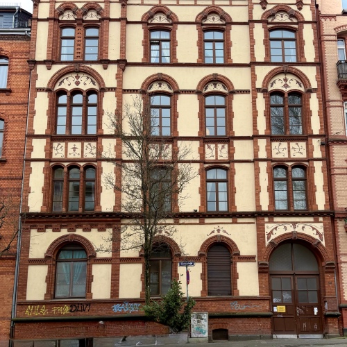 Historischer Altbau trifft modernes Wohnen – Drei Zimmer mit Mezzaningeschossen optimhome Immobilien Deutschland • Kaufen & Verkaufen