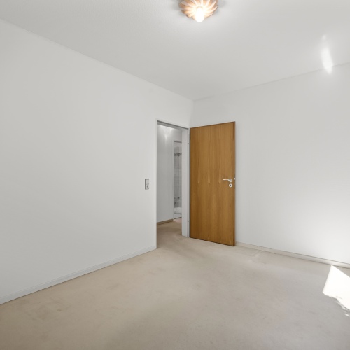Ebenerdiger Wohnkomfort in ruhiger Lage – Stilvoller Bungalow mit Garten optimhome Immobilien Deutschland • Kaufen & Verkaufen Ebenerdiger Wohnkomfort in ruhiger Lage – Stilvoller Bungalow mit Garten optimhome Immobilien Deutschland • Kaufen & Verkaufen