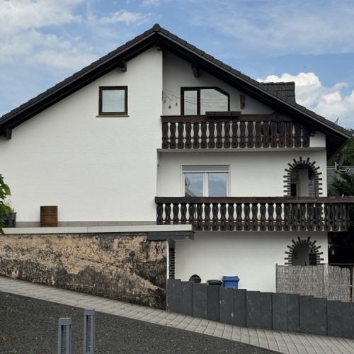 3-Parteienhaus mit Solarthermie in guter Wohnlage – ideal für Anleger oder Selbstnutzer optimhome Immobilien Deutschland • Kaufen & Verkaufen
