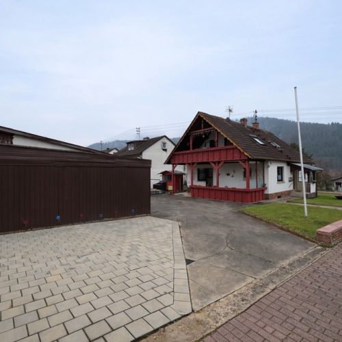 Freistehendes Wohnhaus in Mainnähe – zwei Wohneinheiten mit Charme optimhome Immobilien Deutschland • Kaufen & Verkaufen