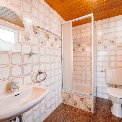 Familienparadies mit Garten! Großzügiges Haus mit Garten, Ausbaupotenzial & Flexibilität optimhome Immobilien Deutschland • Kaufen & Verkaufen Familienparadies mit Garten! Großzügiges Haus mit Garten, Ausbaupotenzial & Flexibilität optimhome Immobilien Deutschland • Kaufen & Verkaufen