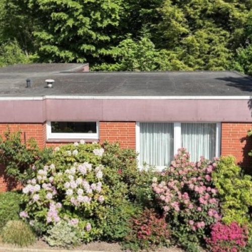 Ebenerdiger Wohnkomfort in ruhiger Lage – Stilvoller Bungalow mit Garten optimhome Immobilien Deutschland • Kaufen & Verkaufen Ebenerdiger Wohnkomfort in ruhiger Lage – Stilvoller Bungalow mit Garten optimhome Immobilien Deutschland • Kaufen & Verkaufen