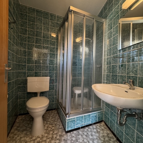 Geräumiges Wohnhaus in ruhiger Lage, mit Scheune, Garten und vielen Möglichkeiten zur Gestaltung optimhome Immobilien Deutschland • Kaufen & Verkaufen Geräumiges Wohnhaus in ruhiger Lage, mit Scheune, Garten und vielen Möglichkeiten zur Gestaltung optimhome Immobilien Deutschland • Kaufen & Verkaufen