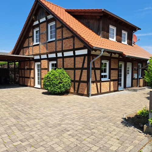 Wohnen mit Charme - Fachwerktraum mit Gartenidylle in Bergheim-Oberaussem optimhome Immobilien Deutschland • Kaufen & Verkaufen Wohnen mit Charme - Fachwerktraum mit Gartenidylle in Bergheim-Oberaussem optimhome Immobilien Deutschland • Kaufen & Verkaufen