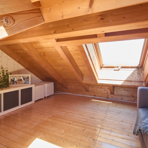 Wohnen mit Charme! Großzügige Dachgeschosswohnung mit Wintergarten und Balkon optimhome Immobilien Deutschland • Kaufen & Verkaufen