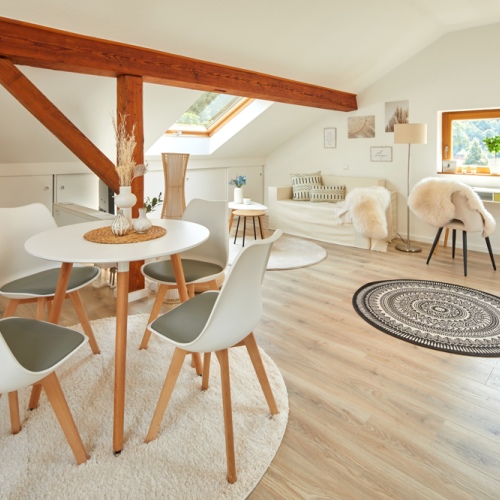 Charmante, helle 1-Zimmer-Dachgeschosswohnung mit Dachloggia und Klimaanlage optimhome Immobilien Deutschland • Kaufen & Verkaufen