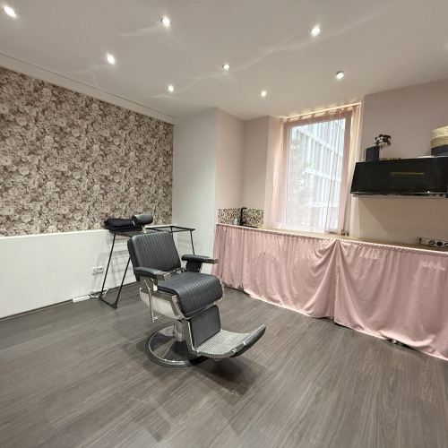 Moderne Friseursalon mit separate Kosmetikraum und zwei Geschosse in Westend! optimhome Immobilien Deutschland • Kaufen & Verkaufen
